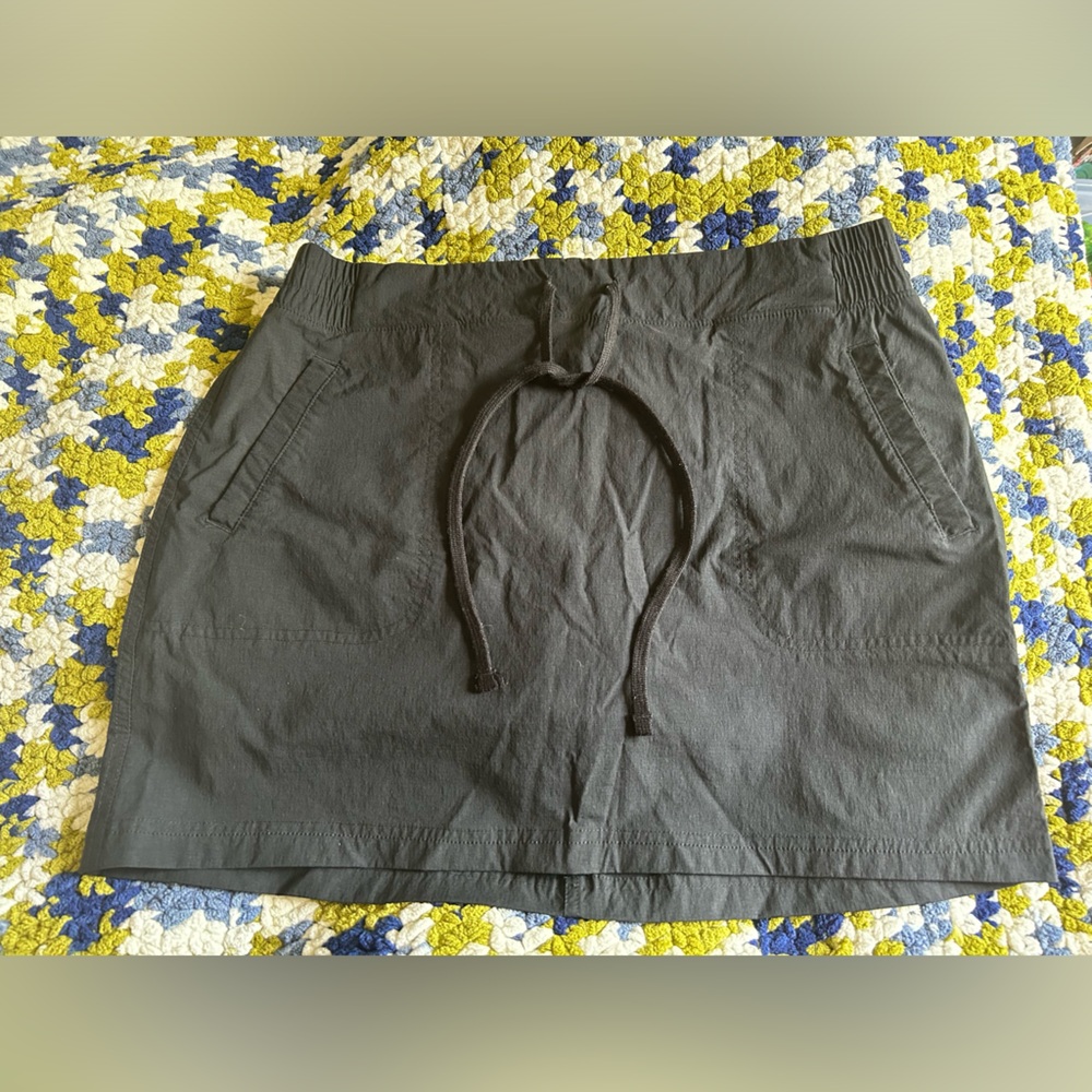 Eddie Bauer skort (stretchy waistband)